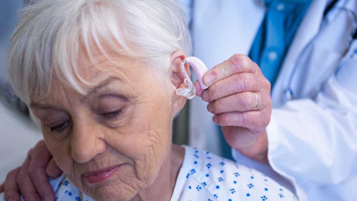 Mejores audífonos para personas mayores: marcas y precios – Blog de  audífono.es